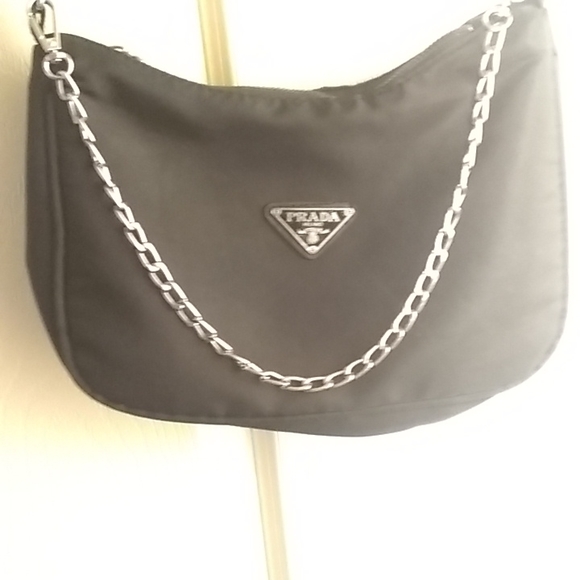 Black Prada Re-Edition 2005 Re-Nylon Bag - Picture 2 of 4
